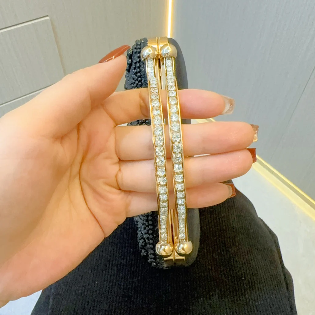 Clarabelle Pearl Clutch Bag - Image 8