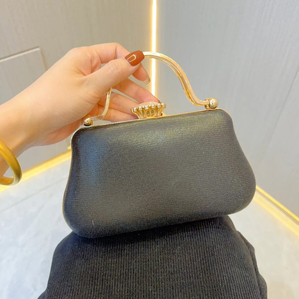 Clarabelle Pearl Clutch Bag - Image 9