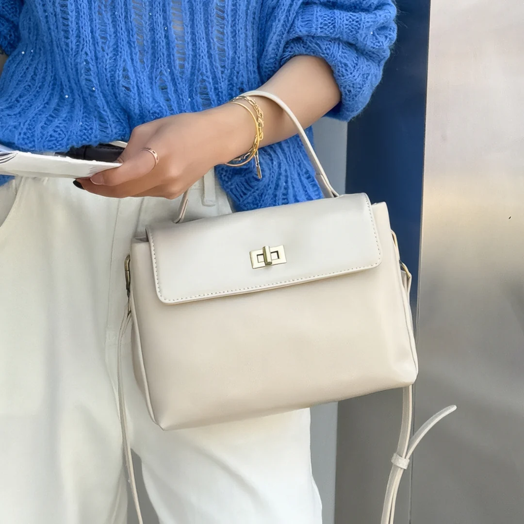 Evora Shoulder Bag - Image 13