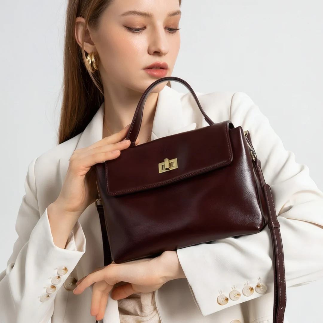 Evora Shoulder Bag - Image 22