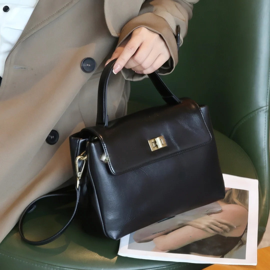 Evora Shoulder Bag - Image 7