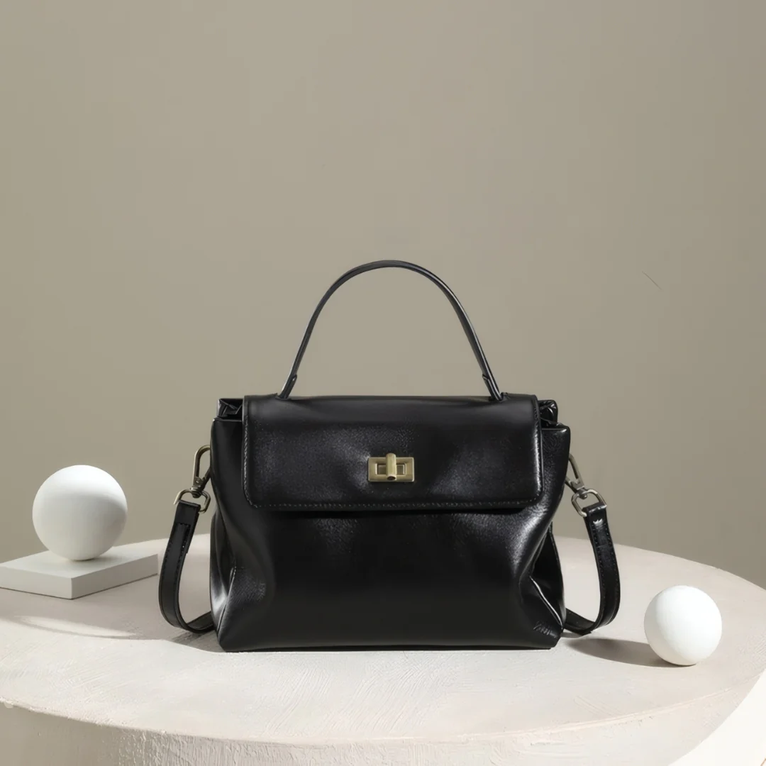 Evora Shoulder Bag - Image 8