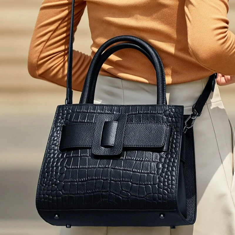 Neesha Medium Tote Bag - Image 11