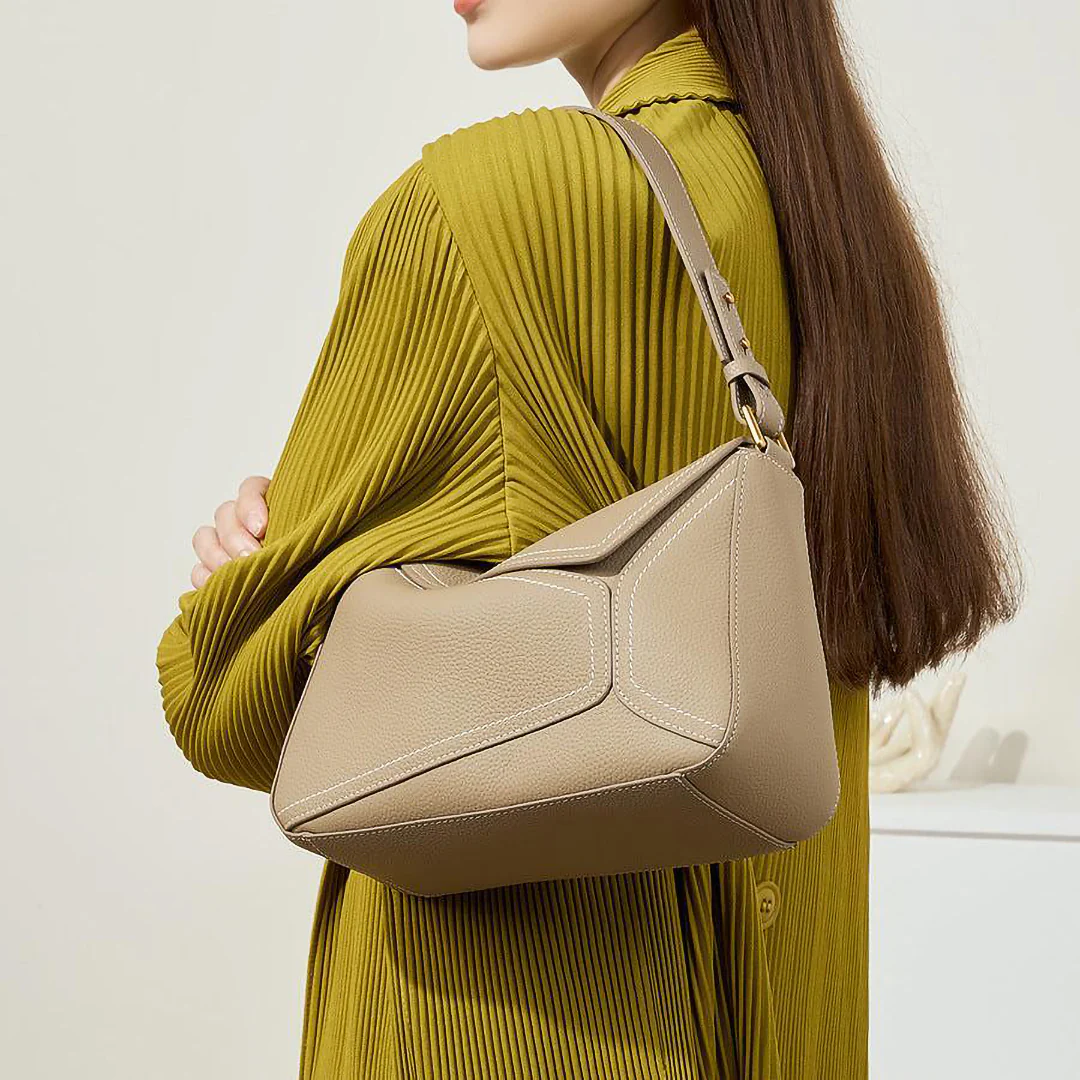 Susanne Shoulder Bag - Image 13