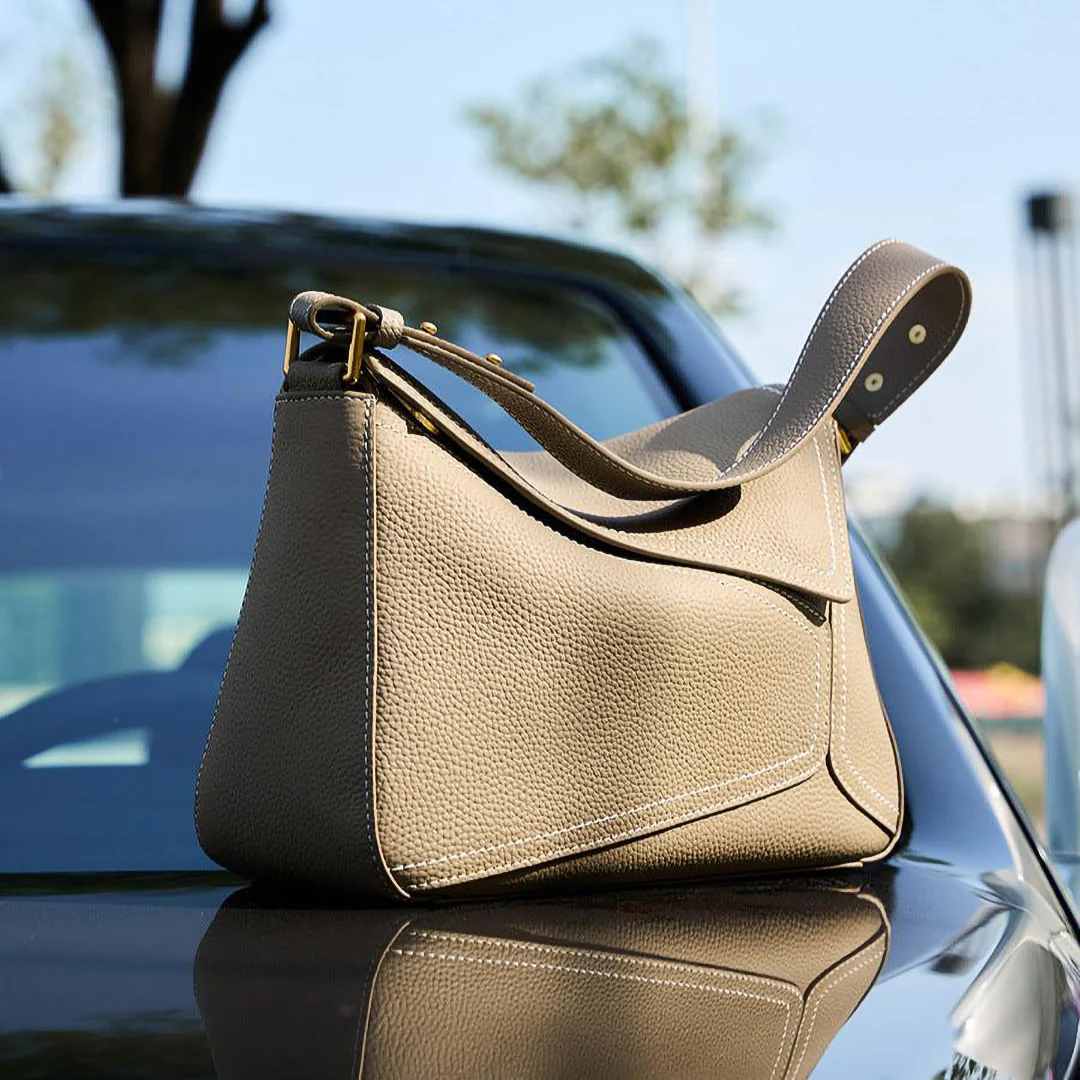 Susanne Shoulder Bag - Image 15